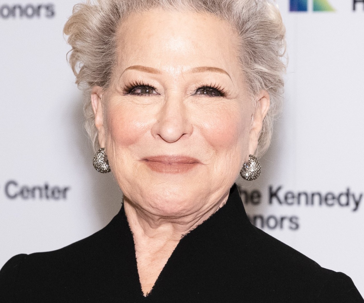 Honoree Bette Midler at the 2021 Kennedy Center Honors Medallion Ceremony at the Library of Congress, December 4, 2021. Photo by Shawn Miller/Library of Congress. ..Note: Privacy and publicity rights for individuals depicted may apply.