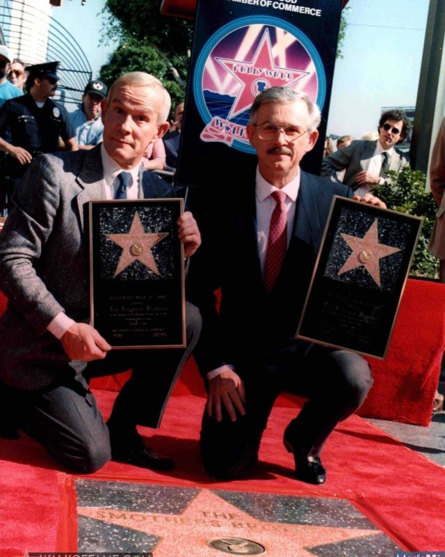 https://walkoffame.com/wp-content/uploads/sb-instagram-feed-images/413401679_1075996863553625_6029401251651446182_nfull.jpg